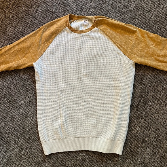 Gap sweater never worn size medium - Picture 3 of 3